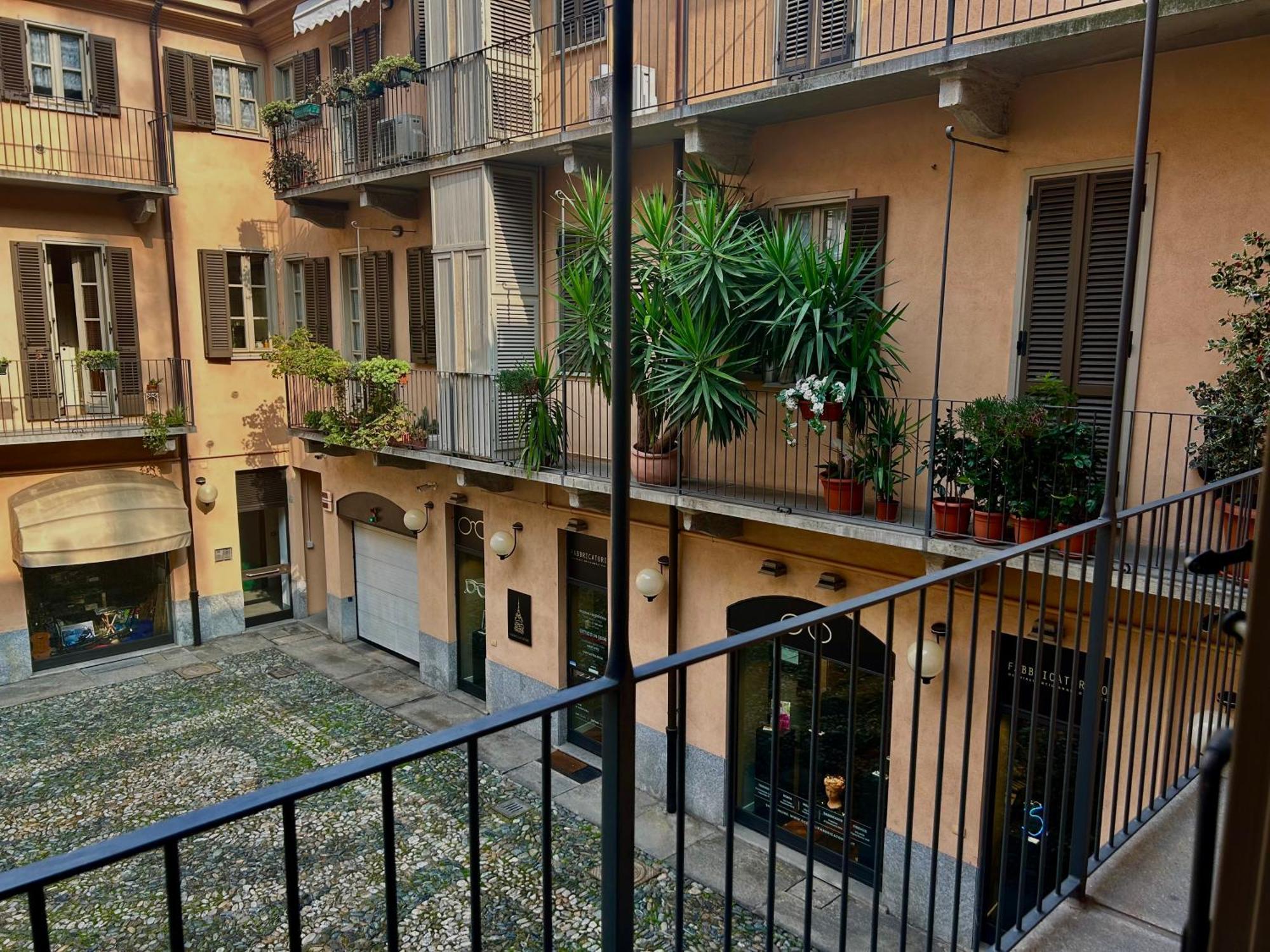 Elegante Appartamento Nel Centro Storico Di Torino Exterior foto